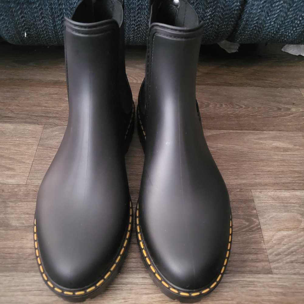 Igor Rain Boots, new w/o box, made in Spain size 8.5 or 39